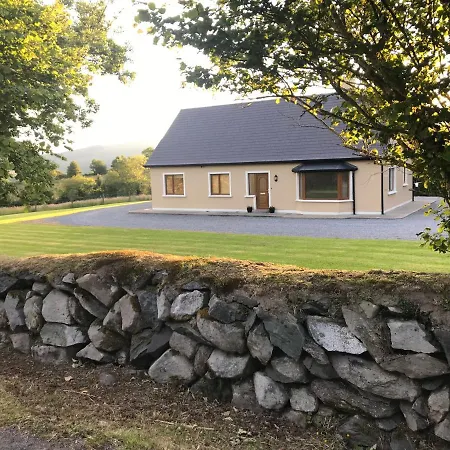 Holiday home Lissyclearig *